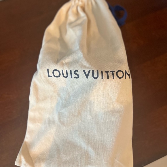 Louis Vuitton lock it flat mule - Picture 6 of 9